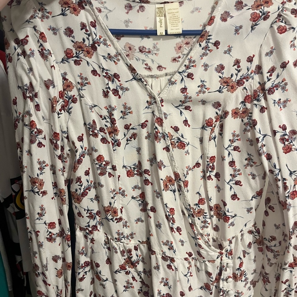Floral blouse - Picture 3 of 4